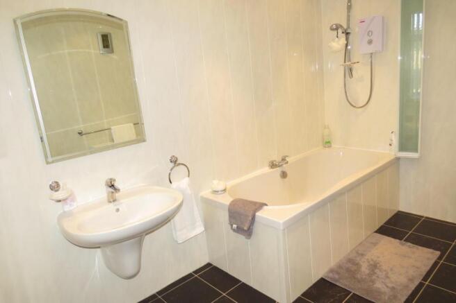 MAGNIFICENT BATHROOM