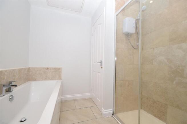 3 bed Town House to rent Image 8