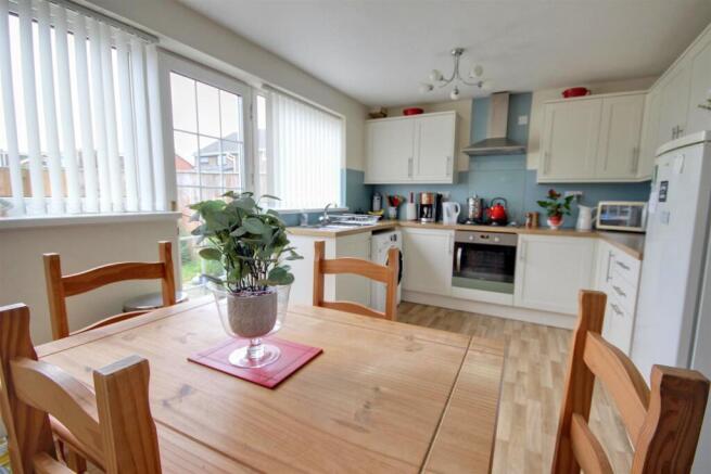 3 bed Semi-Detached for sale Image 5