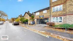 5, Salway House, Thornhill Road, Leyton E10 5LZ