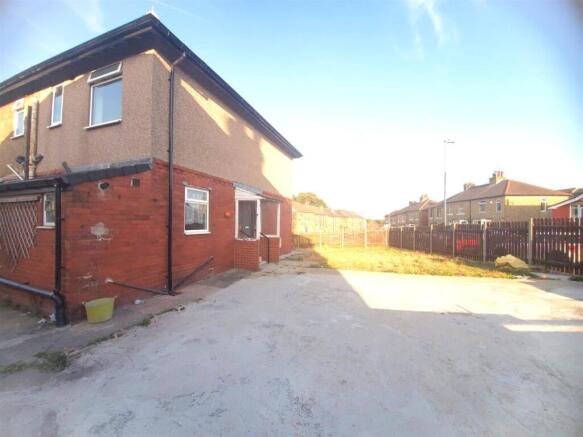 2 bed House to rent Image 11