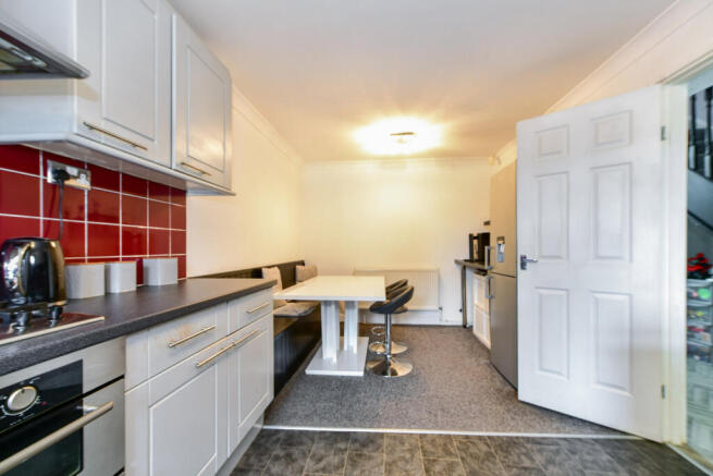 3 bed Terraced for sale Image 6