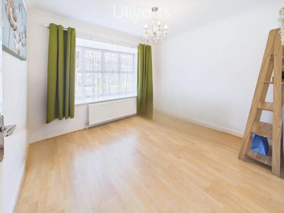 4 bed Detached for sale Image 5