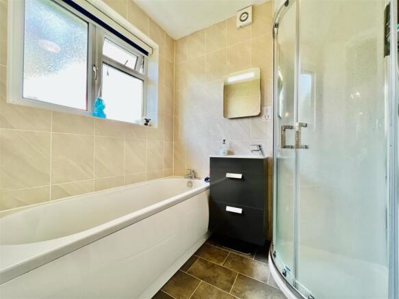 7 Laywell Close 17.JPG