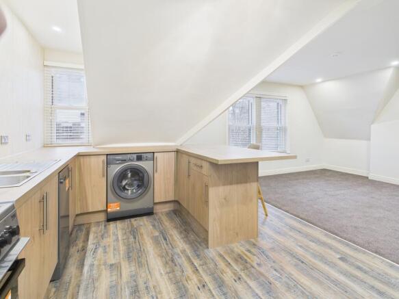 2 bed Flat to rent Image 6