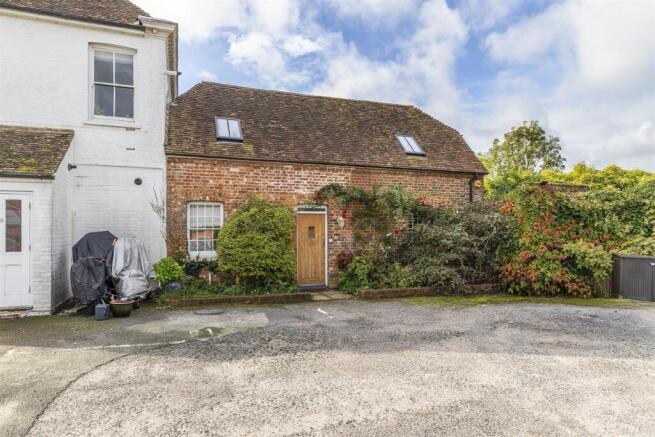2-bed house on London Road, Faversham, £275,000