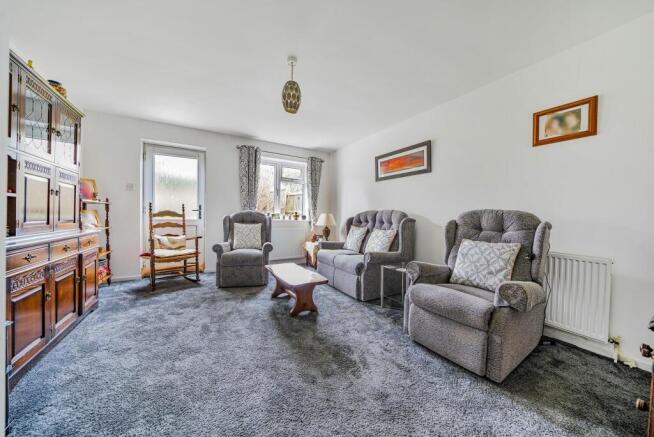 Living Room/Dining Room (2)