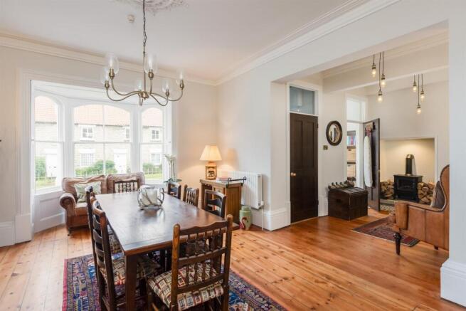 5 bed House for sale Image 7