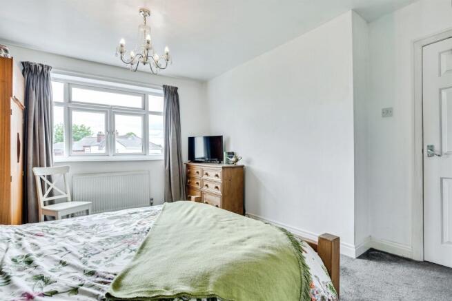 3 bed Semi-Detached for sale Image 10
