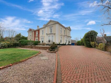 Westcliffe Road, Birkdale, Southport, Merseyside, PR8 2BN