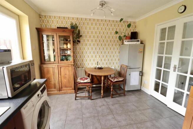 3 bed Semi-Detached for sale Image 5