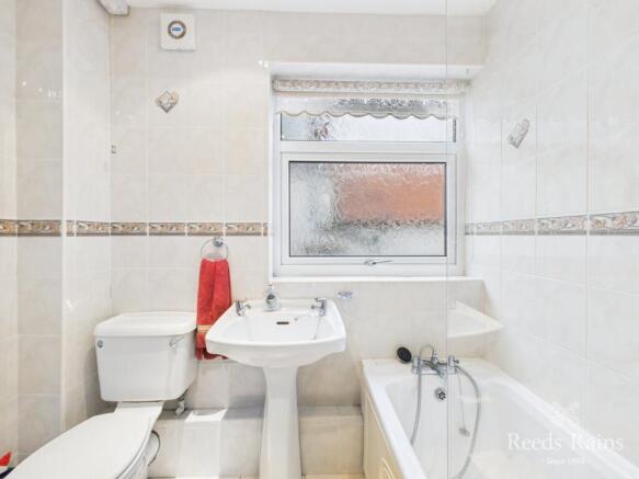 2 bed Apartment for sale Image 6
