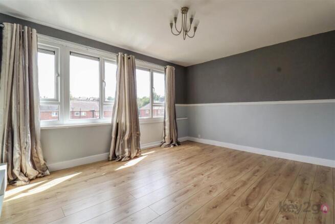 3 bed Maisonette to rent Image 4