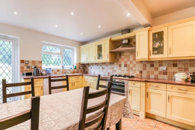 Kitchen / Dining Roo