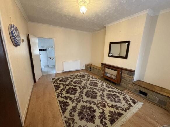 34 Holgate living room.jpeg