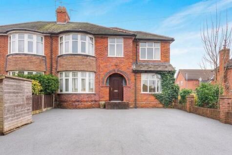 Chiltern Crescent, Earley, RG6