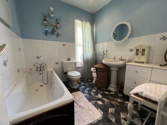 Photo 10