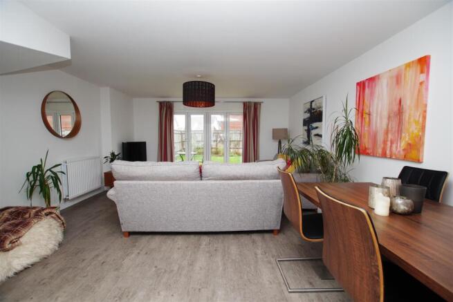 Living/Dining Area