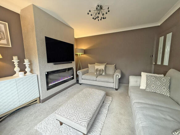 3 bed Semi-Detached for sale Image 7
