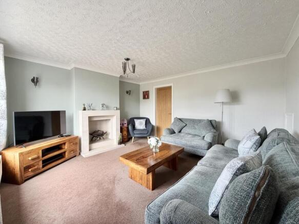 3 bed Semi-Detached for sale Image 8