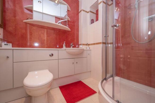 Ensuite to Bed...