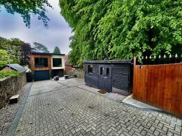 22 Bryn Derwen, Queen's Drive, Colwyn Bay LL29 7BH