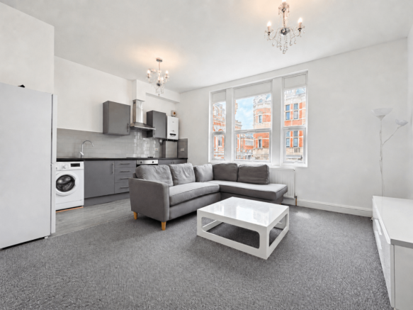 One Bedroom Flat to Rent in Leyton, E10 - Fully r