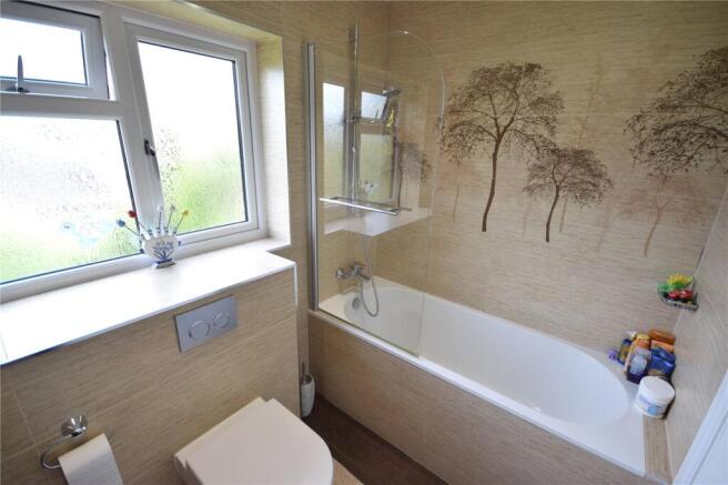 4 bed Detached to rent Image 10