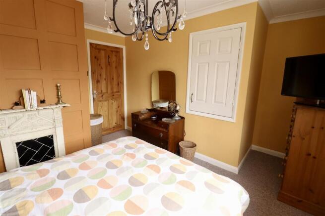 3 bed Semi-Detached for sale Image 11