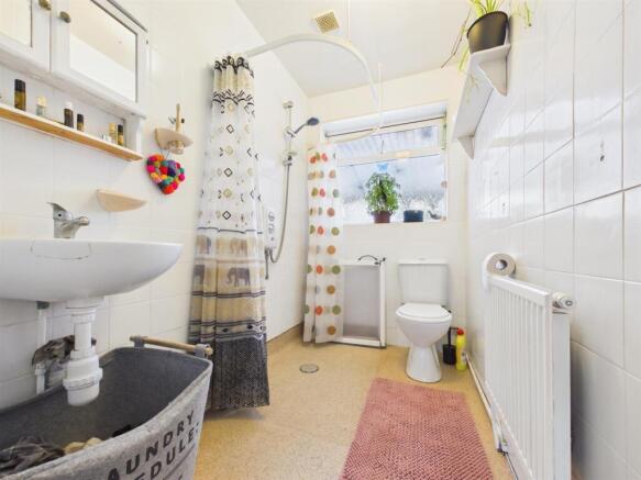 2 bed Semi-Detached Bungalow for sale Image 8