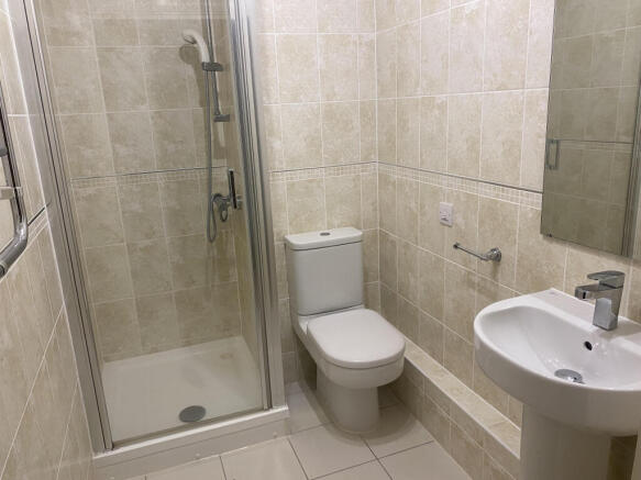 2 bed Apartment to rent Image 5