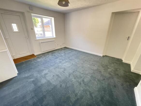 Marshmead Close, Clarendon, Salisbury photo 2