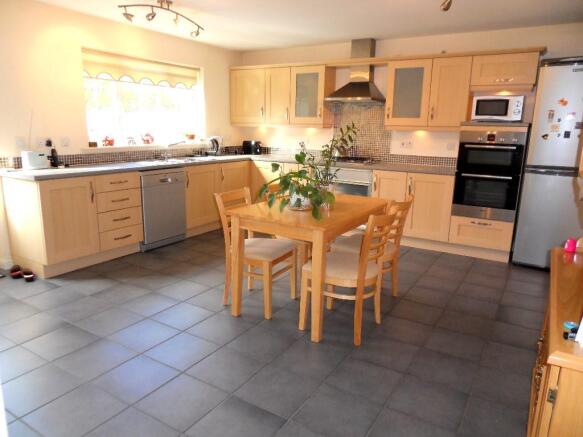KITCHEN/DINER