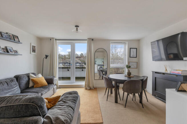 17 Oval Court, BR...