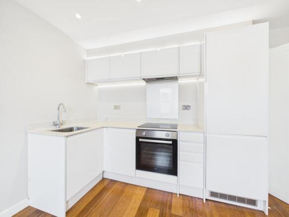 CAM02136G0-PR0564-STILL004