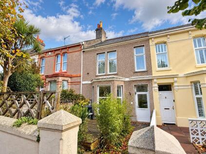 Belgrave Road, Mutley, Plymouth. Stylish GF Flat with Private Garden, Sunny Lounge and Just Moments from Mutley Plain!