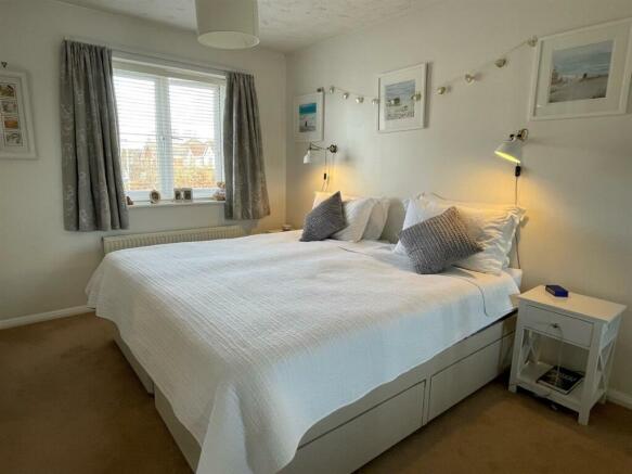 Bedroom1,.jpg