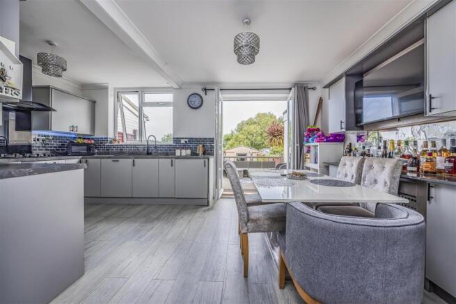 111 Stanley Avenue, Baffins-PorticoMarketing-SoldB