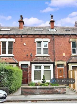4 bed Terraced to rent Image 9