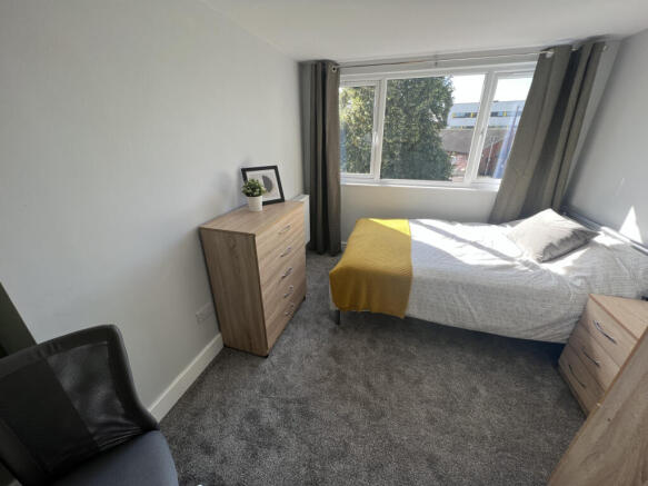 4 Bedroom end terrace house - HMO
