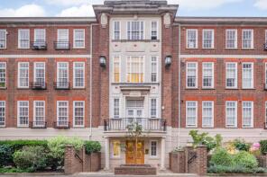 Flat 21, 13 Lulworth Court, Cannon Hill, London N14 7DJ