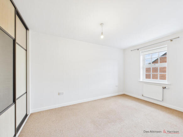 3 bed Terraced for sale Image 8