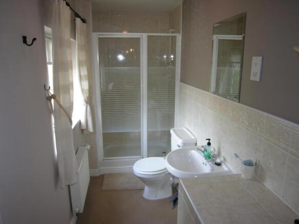 SHOWER ROOM ENSUITE