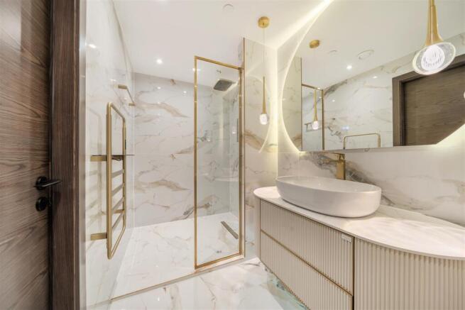 2 bed Apartment to rent Image 12