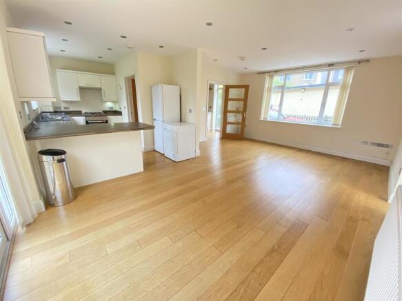 Open plan lounge kitchen diner