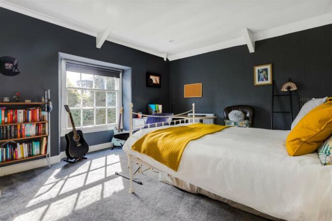 bed 4.jpg