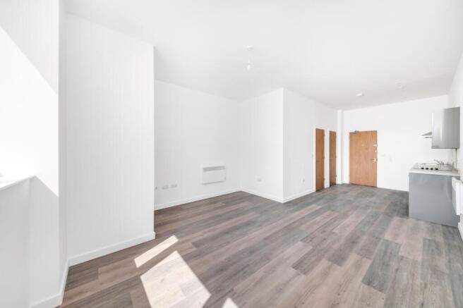 Studio to rent Image 7