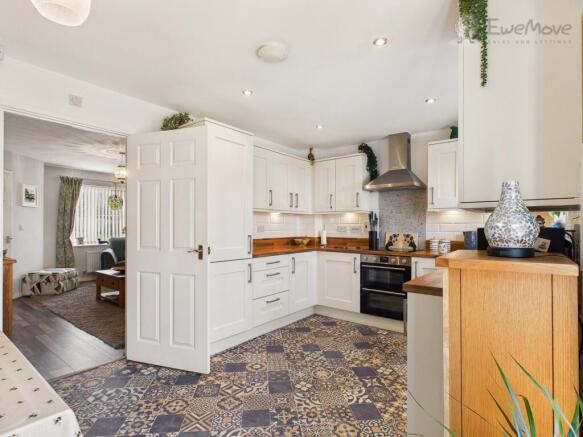 CAM03640G0-PR0097-STILL021