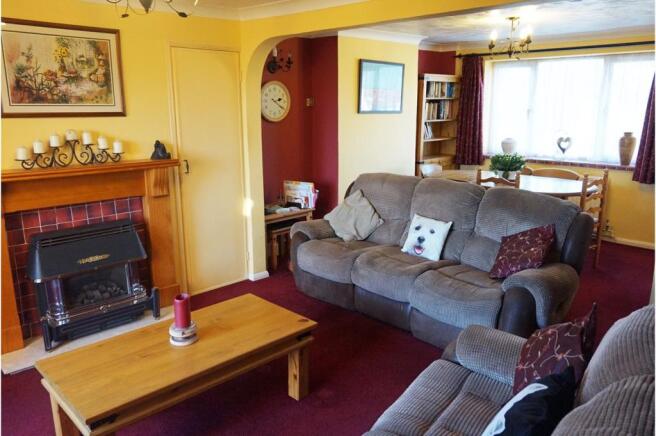 Lounge/Dining Room