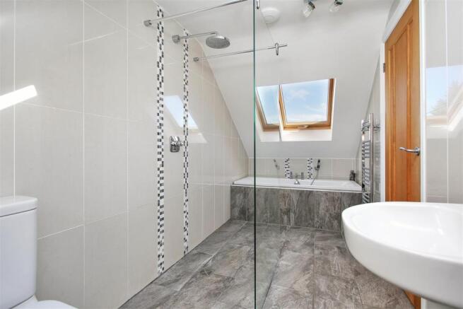 MASTER 4PC BATHROOM